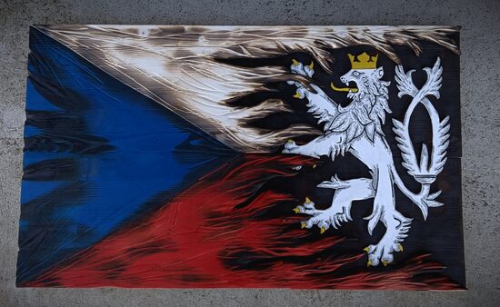 Vlajka ČR +lev velikost XL